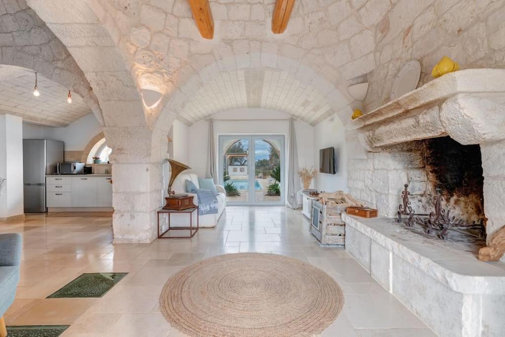 Trulli Gianpaolo - Luxury Villa Остуни Экстерьер фото
